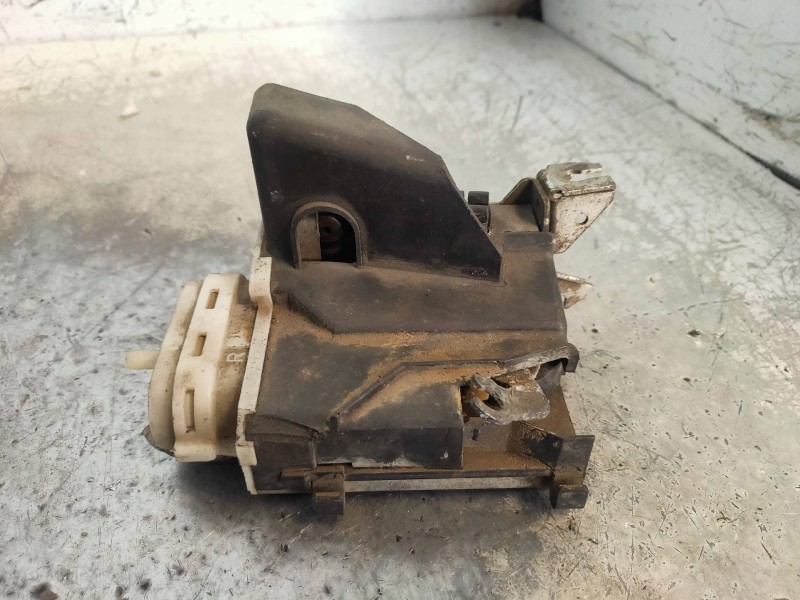 Recambio de motor cierre centralizado trasero derecho para audi 100 berlina (c4) 2.5 tdi referencia OEM IAM 4A0839016B   Recambio de motor cierre centralizado trasero derecho para audi 100 berlina (c4) 2.5 tdi referencia OEM IAM 4A0839016B