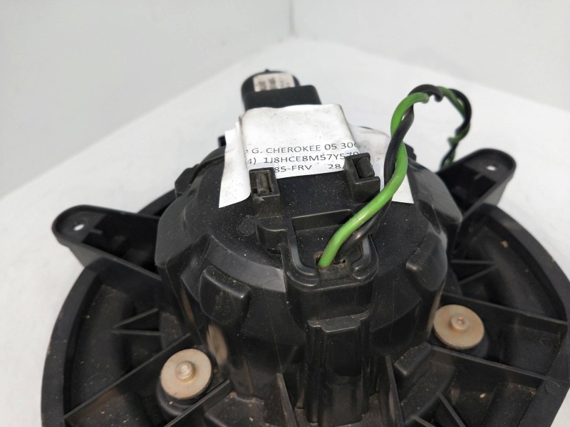 Recambio de motor calefaccion para jeep gr. cherokee (wh) 3.0 crd overland referencia OEM IAM 939740F  