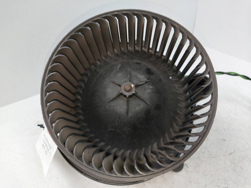 Recambio de motor calefaccion para jeep gr. cherokee (wh) 3.0 crd overland referencia OEM IAM 939740F  