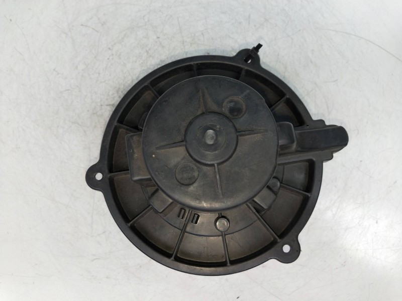 Recambio de motor calefaccion para kia carens 1.8 cat referencia OEM IAM   