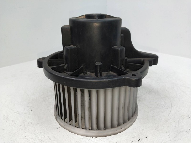 Recambio de motor calefaccion para kia carens 1.8 cat referencia OEM IAM   