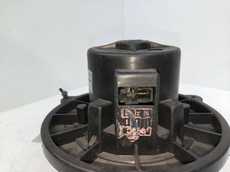 Recambio de motor calefaccion para kia carens 1.8 cat referencia OEM IAM   