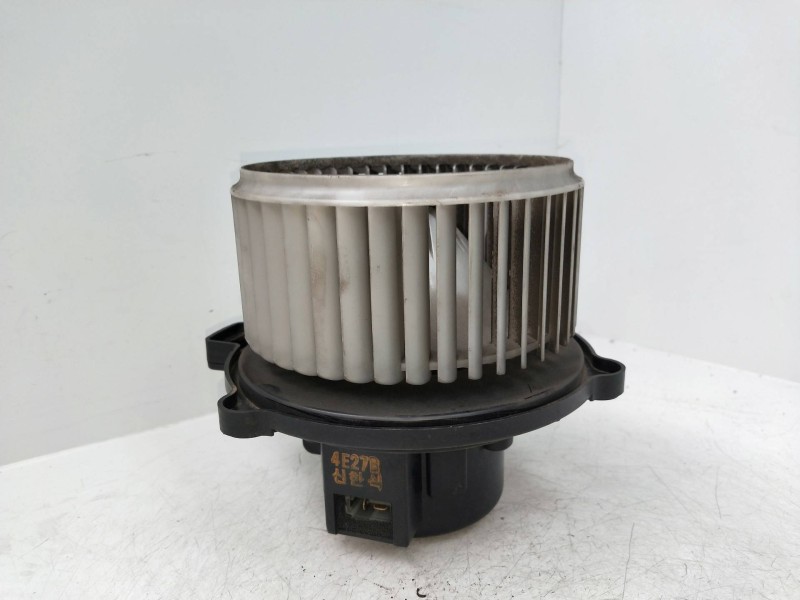 Recambio de motor calefaccion para kia carens 2.0 turbodiesel cat referencia OEM IAM   