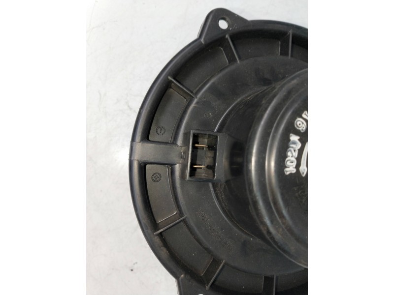 Recambio de motor calefaccion para kia carnival 2.9 turbodiesel cat referencia OEM IAM 03361102  