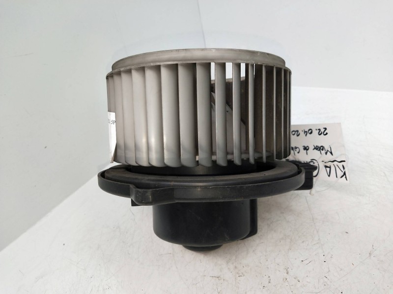 Recambio de motor calefaccion para kia carnival 2.9 turbodiesel cat referencia OEM IAM 03361102  