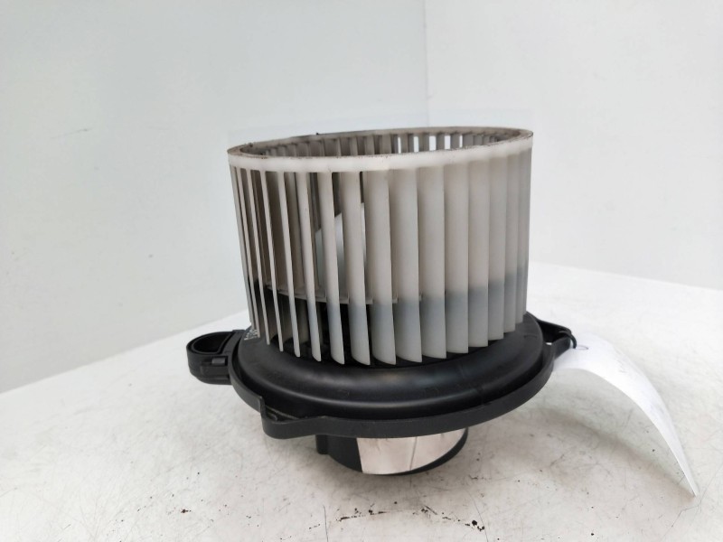 Recambio de motor calefaccion para kia cee´d sporty wagon ex referencia OEM IAM F00S33F012  