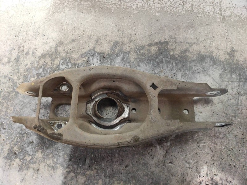 Recambio de brazo suspension inferior trasero derecho para bmw serie 3 touring (e91) 320d referencia OEM IAM   