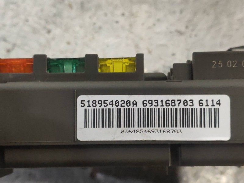 Recambio de caja reles / fusibles para bmw x6 (e71) 3.5d referencia OEM IAM 518954020A 693168703 