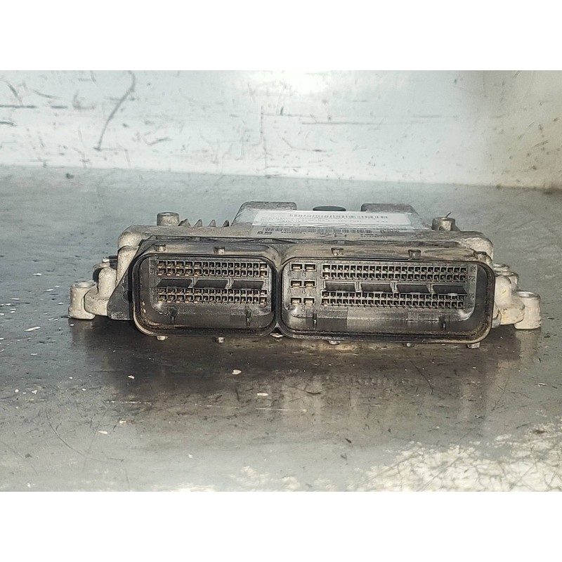 Recambio de centralita motor uce para opel astra h berlina 1.7 16v cdti referencia OEM IAM 0281011943 55556829 ZH 8973785711