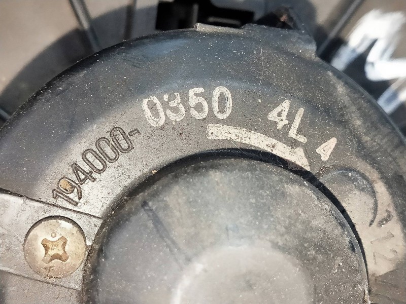 Recambio de motor calefaccion para mazda 323 berlina/familiar (bf2/bw2) referencia OEM IAM 19400003504L4  