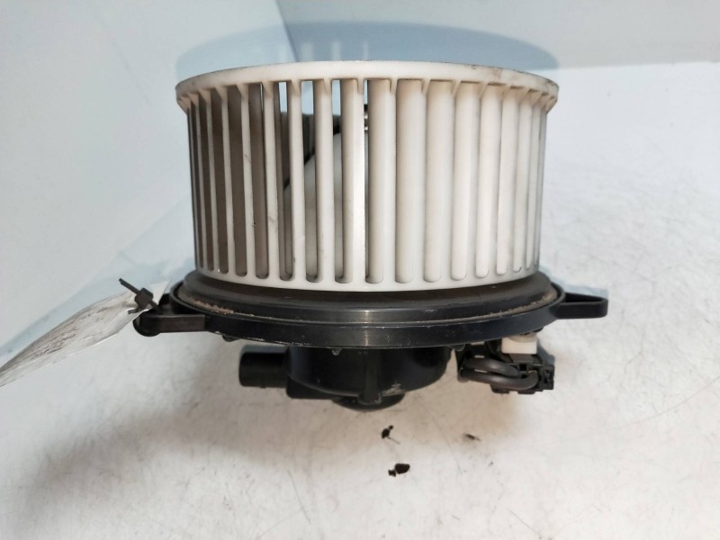 Recambio de motor calefaccion para mazda 626 berlina (gf) 2.0 limited referencia OEM IAM HB111BJ0EB051L3 8940000083 