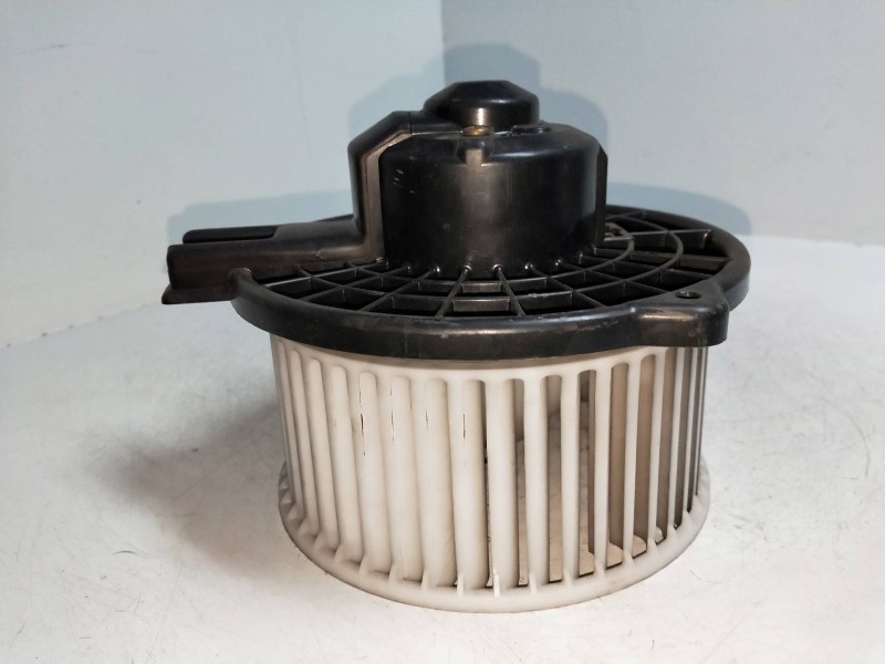 Recambio de motor calefaccion para mazda 2 berlina (dy) 1.4 cat referencia OEM IAM HB111GJ8AA022L21 8940000222 