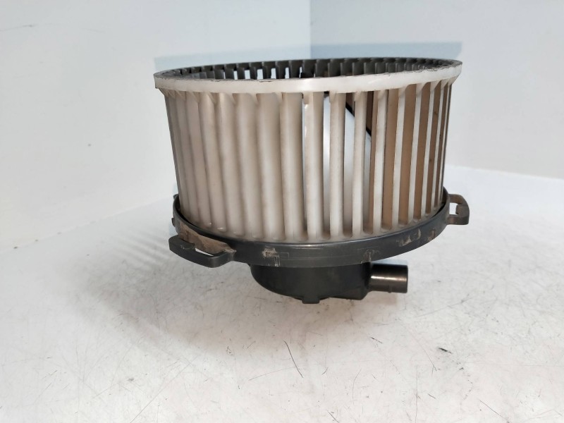 Recambio de motor calefaccion para mazda 5 berl. (cr) 2.0 diesel cat referencia OEM IAM BH111BN7N026B17 89400002370 