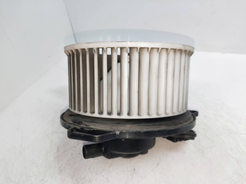 Recambio de motor calefaccion para mazda premacy (cp) 2.0 turbodiesel cat referencia OEM IAM HB111BJ0EB04116 8940000082 