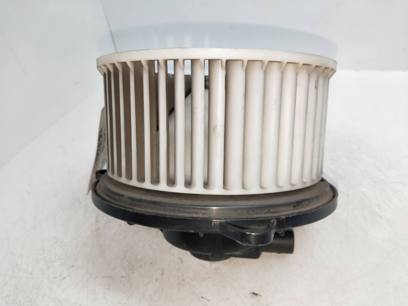 Recambio de motor calefaccion para mazda premacy (cp) 2.0 turbodiesel cat referencia OEM IAM HB111BJ0EB041E9 8940000082 