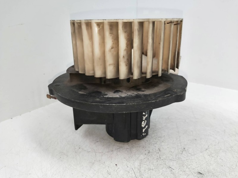 Recambio de motor calefaccion para mercedes clase e (w123) berlina+coupe referencia OEM IAM   