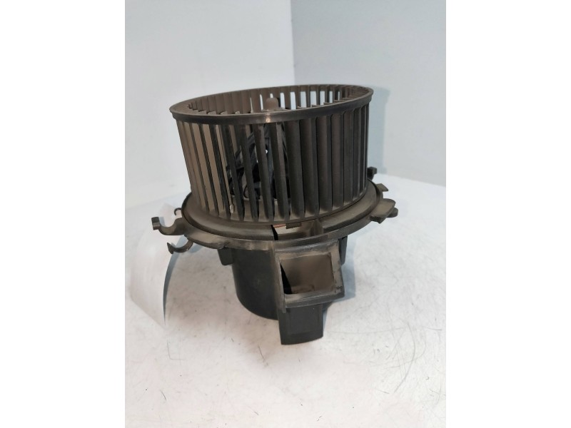 Recambio de motor calefaccion para nissan interstar mod. 04 (x70) 2.5 dci diesel cat referencia OEM IAM H6868  