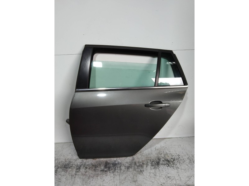 Recambio de puerta trasera izquierda para opel insignia sports tourer selective referencia OEM IAM 22805992  5P