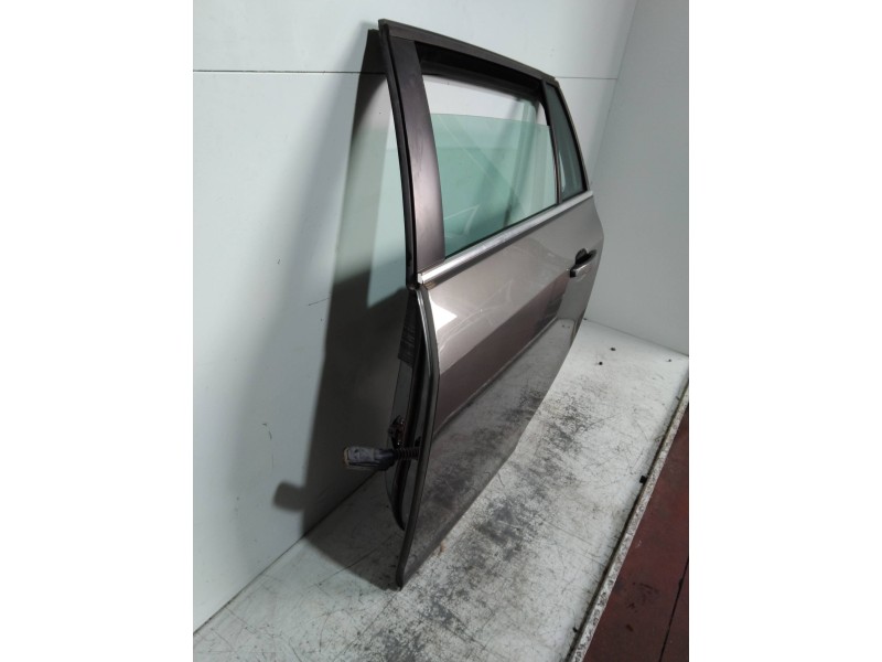Recambio de puerta trasera izquierda para opel insignia sports tourer selective referencia OEM IAM 22805992  5P
