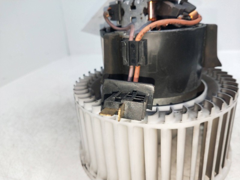 Recambio de motor calefaccion para nissan primera berlina (p12) acenta referencia OEM IAM 6736000401  