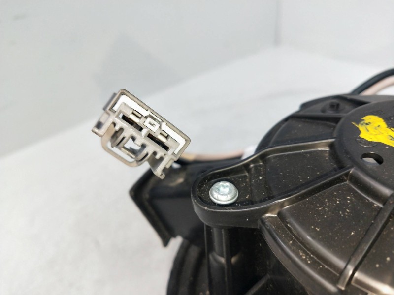 Recambio de motor calefaccion para opel astra j lim. 1.7 16v cdti referencia OEM IAM U7253002  