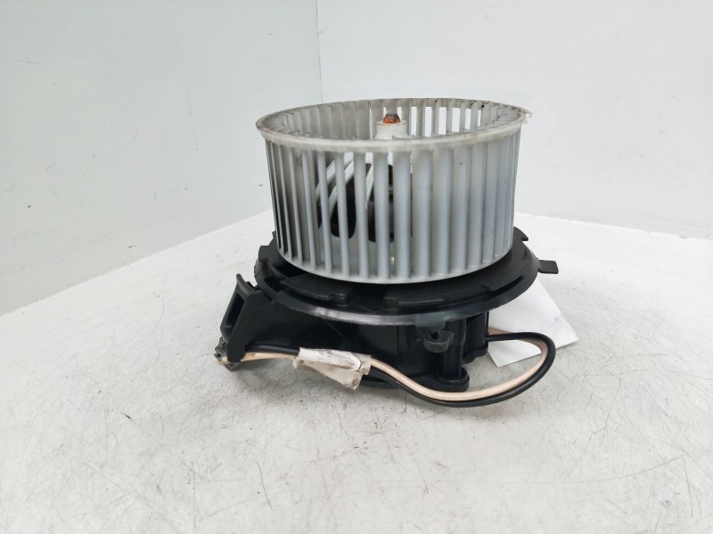 Recambio de motor calefaccion para opel astra j lim. 1.7 16v cdti referencia OEM IAM U7253002  