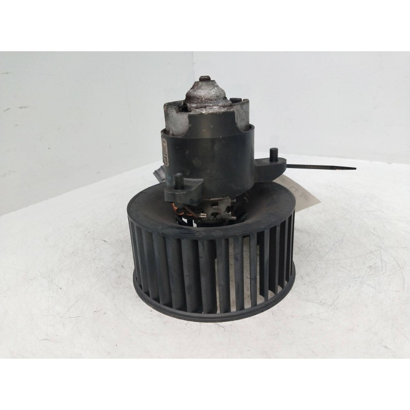 Recambio de motor calefaccion para opel combo (corsa c) 1.3 16v cdti cat (z 13 dt / ln9) referencia OEM IAM 7735001020 433043023