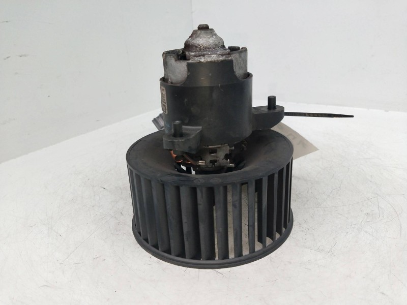 Recambio de motor calefaccion para opel combo (corsa c) 1.3 16v cdti cat (z 13 dt / ln9) referencia OEM IAM 7735001020 433043023