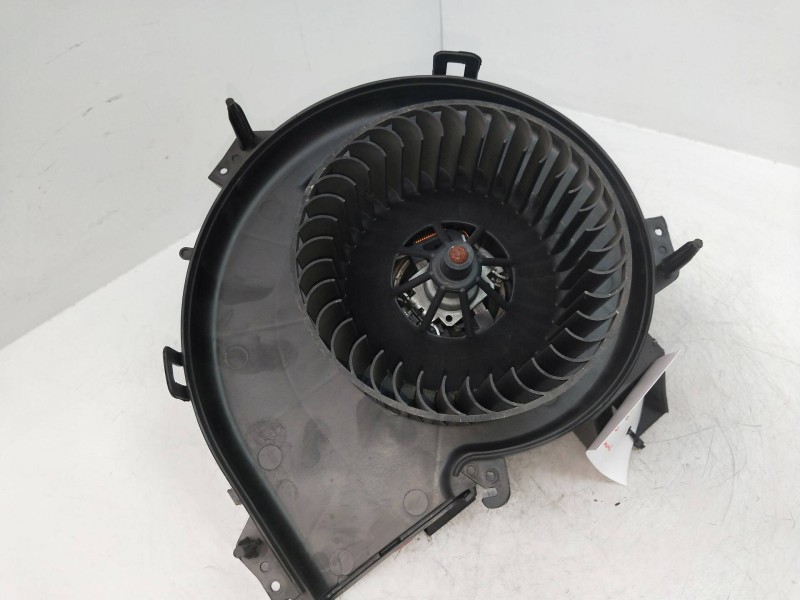 Recambio de motor calefaccion para opel tigra twin top 1.3 16v cdti cat (z 13 dt / ln9) referencia OEM IAM 0064537  