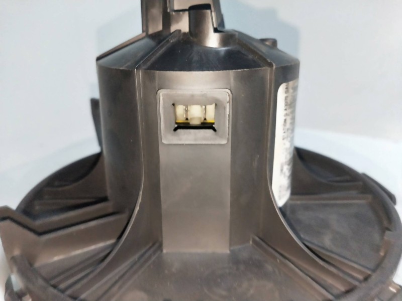 Recambio de motor calefaccion para opel zafira b 1.9 cdti referencia OEM IAM D8087  