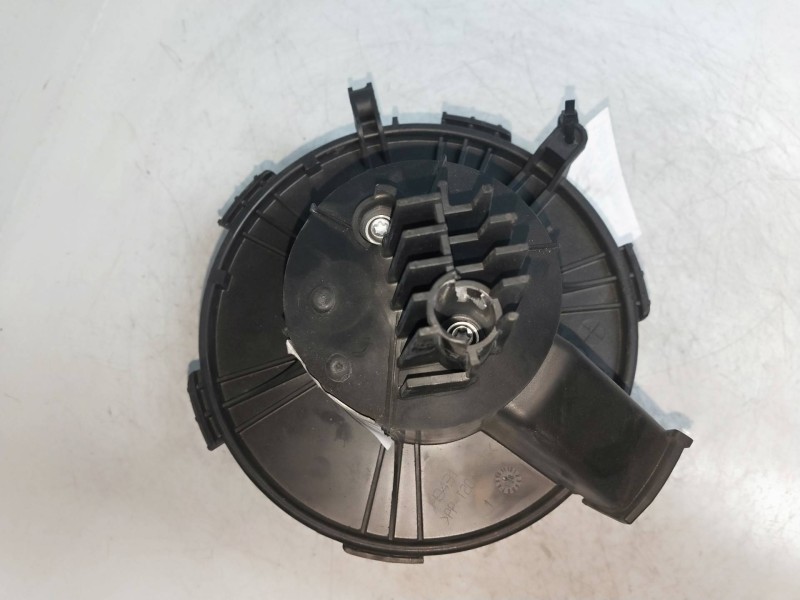 Recambio de motor calefaccion para opel zafira b 1.6 16v cat referencia OEM IAM D8087  