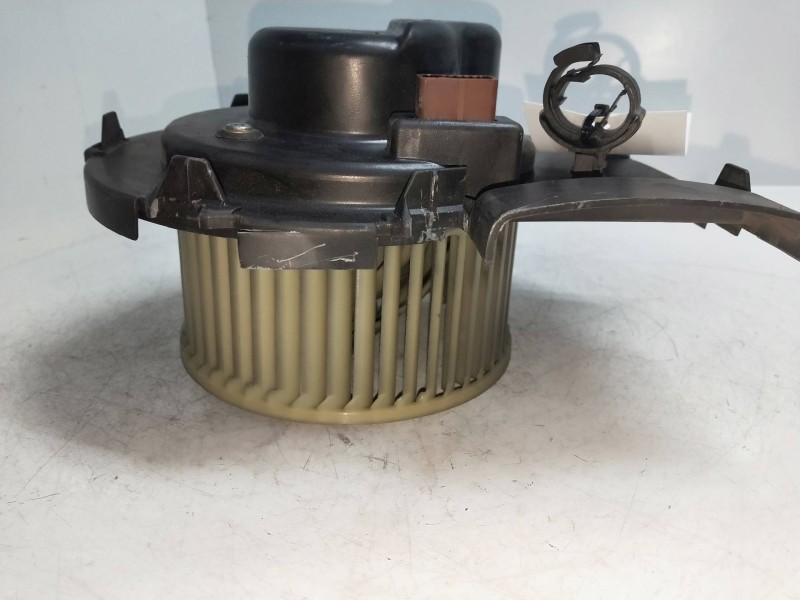 Recambio de motor calefaccion para peugeot 106 (s2) max d referencia OEM IAM 82905281R  