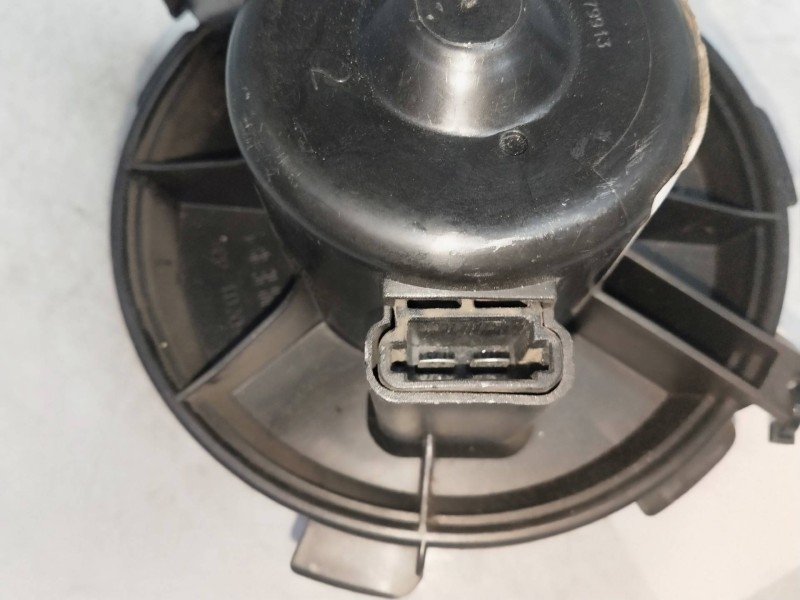 Recambio de motor calefaccion para peugeot 206 berlina xs referencia OEM IAM 6048101  