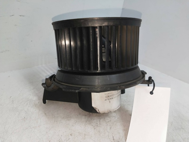 Recambio de motor calefaccion para peugeot 206 berlina xs referencia OEM IAM 6048101  