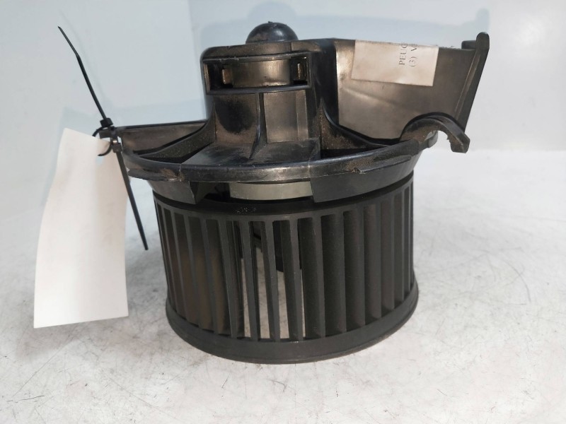 Recambio de motor calefaccion para peugeot 206 berlina xs referencia OEM IAM 5576705  