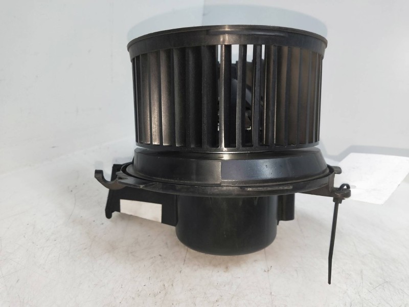 Recambio de motor calefaccion para peugeot 206+ 1.4 hdi referencia OEM IAM 6424501  