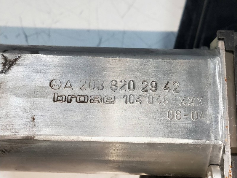 Recambio de elevalunas trasero izquierdo para mercedes clase c (w203) berlina 230 (203.052) referencia OEM IAM A2038202942 20373