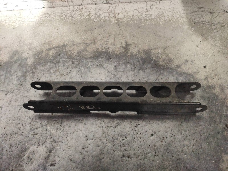 Recambio de brazo suspension superior trasero izquierdo para bmw serie 3 touring (e91) 320d referencia OEM IAM 33326763477  