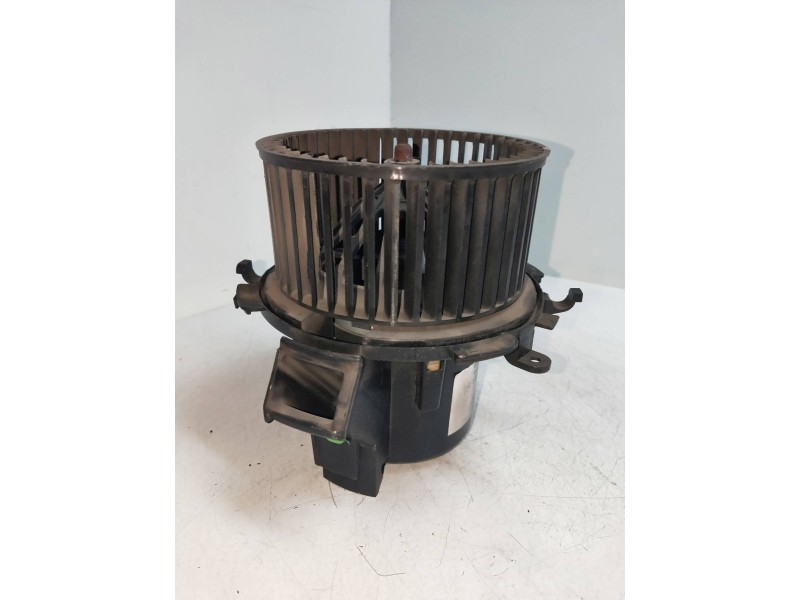 Recambio de motor calefaccion para renault mascott fg 160. 35/55/65 cabina individual referencia OEM IAM A9297  