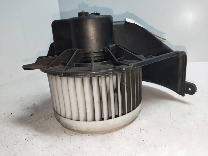 Recambio de motor calefaccion para renault master pritsche/fgst 2.3 dci diesel cat referencia OEM IAM 173830100  