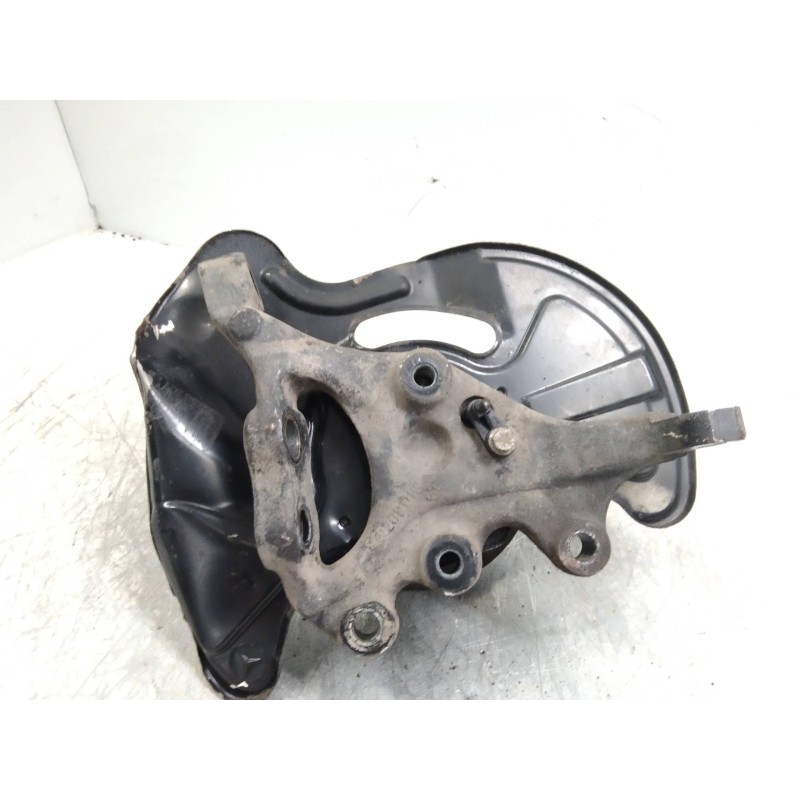 Recambio de mangueta delantera derecha para mercedes clase c (w203) berlina 230 (203.052) referencia OEM IAM 2043320201  