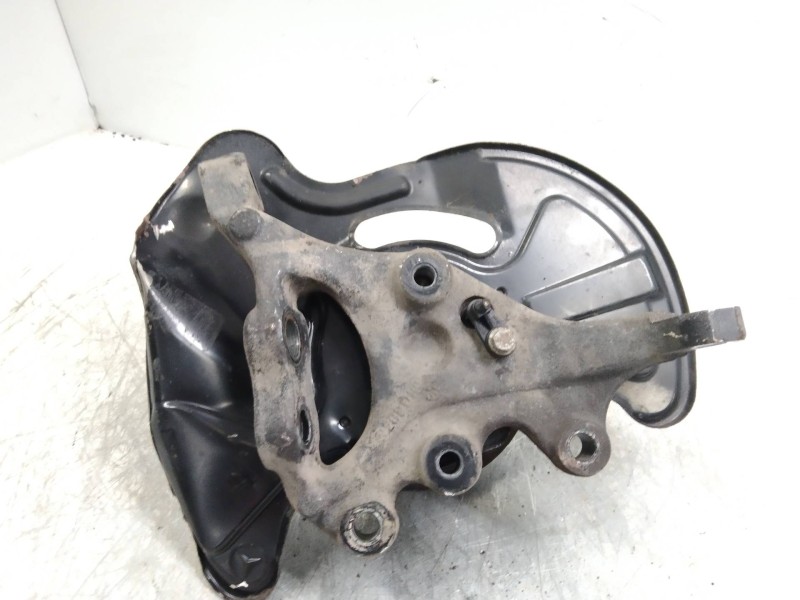 Recambio de mangueta delantera derecha para mercedes clase c (w203) berlina 230 (203.052) referencia OEM IAM 2043320201  