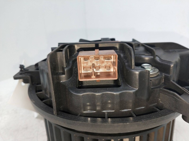 Recambio de motor calefaccion para seat exeo berlina (3r2) 2.0 tdi referencia OEM IAM 8E1820021E K01000CCW 9020016