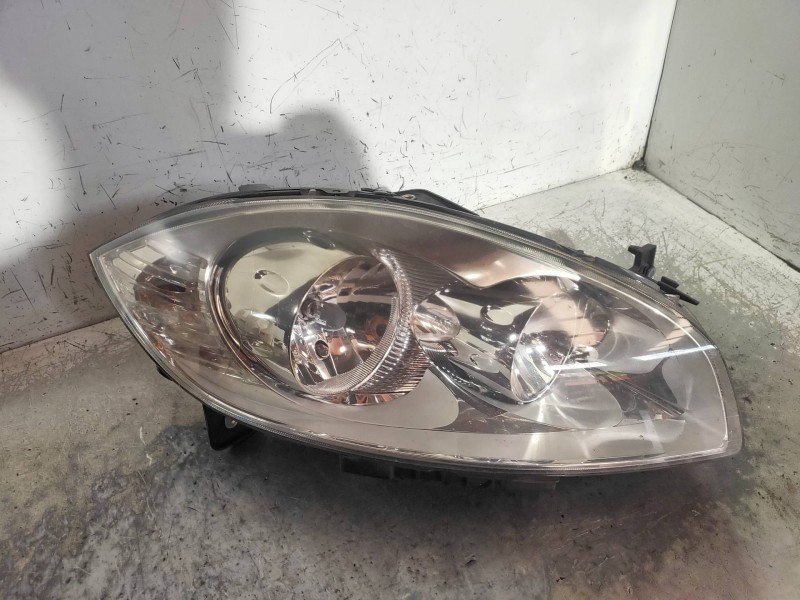 Recambio de faro derecho para fiat linea (110) 1.3 16v jtd cat referencia OEM IAM 51776317 45220999 