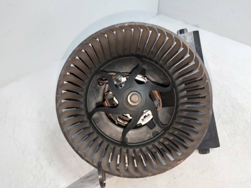 Recambio de motor calefaccion para skoda octavia berlina (1u2) 1.9 tdi referencia OEM IAM F667325R 1J1819021C  Recambio de motor calefaccion para skoda octavia berlina (1u2) 1.9 tdi referencia OEM IAM F667325R 1J1819021C