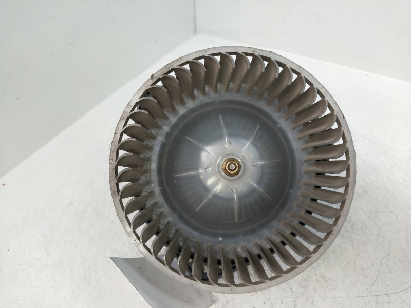 Recambio de motor calefaccion para ssangyong rodius 2.7 turbodiesel cat referencia OEM IAM 40510400  