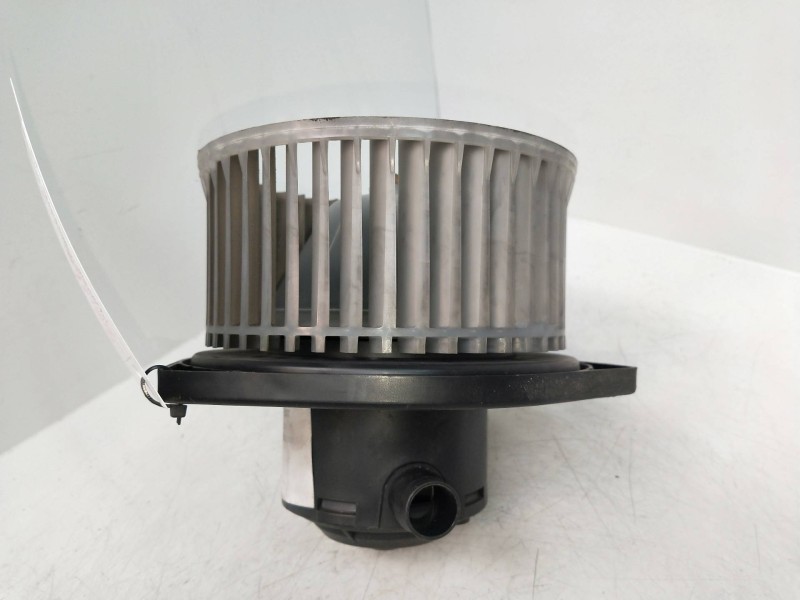 Recambio de motor calefaccion para ssangyong rodius 2.7 turbodiesel cat referencia OEM IAM 40510400  