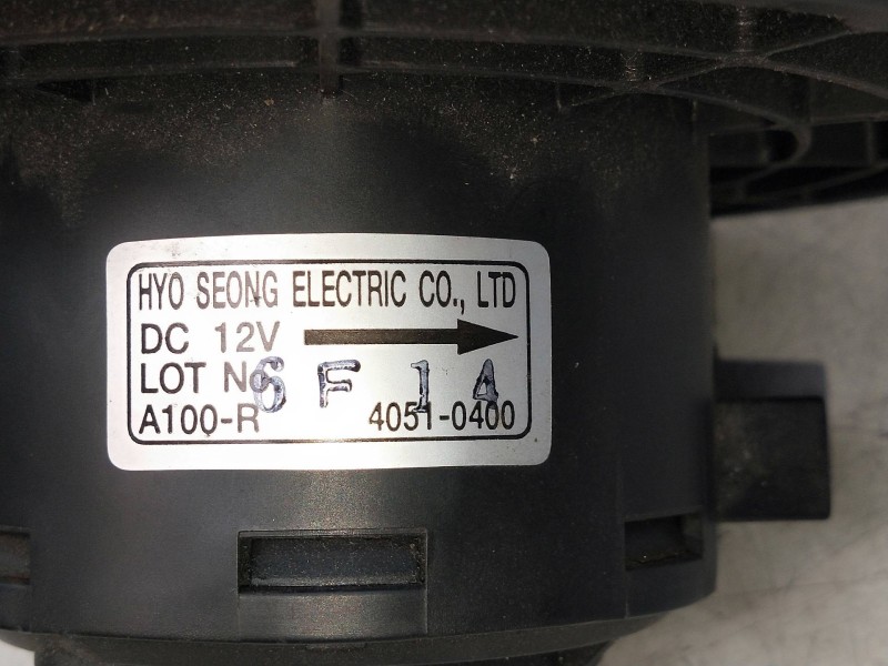 Recambio de motor calefaccion para ssangyong rodius 2.7 turbodiesel cat referencia OEM IAM 40510400  