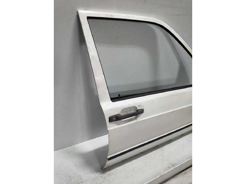 Recambio de puerta delantera derecha para mercedes clase c (w201) berlina 2.0 cat referencia OEM IAM    Recambio de puerta delantera derecha para mercedes clase c (w201) berlina 2.0 cat referencia OEM IAM