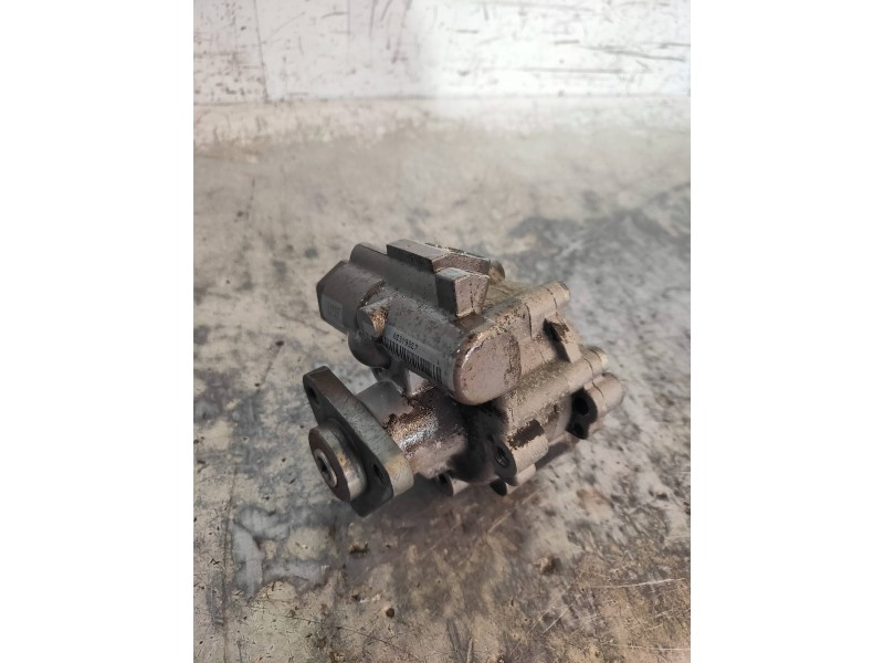 Recambio de bomba direccion para fiat linea (110) 1.3 16v jtd cat referencia OEM IAM 517902810 7613955539 